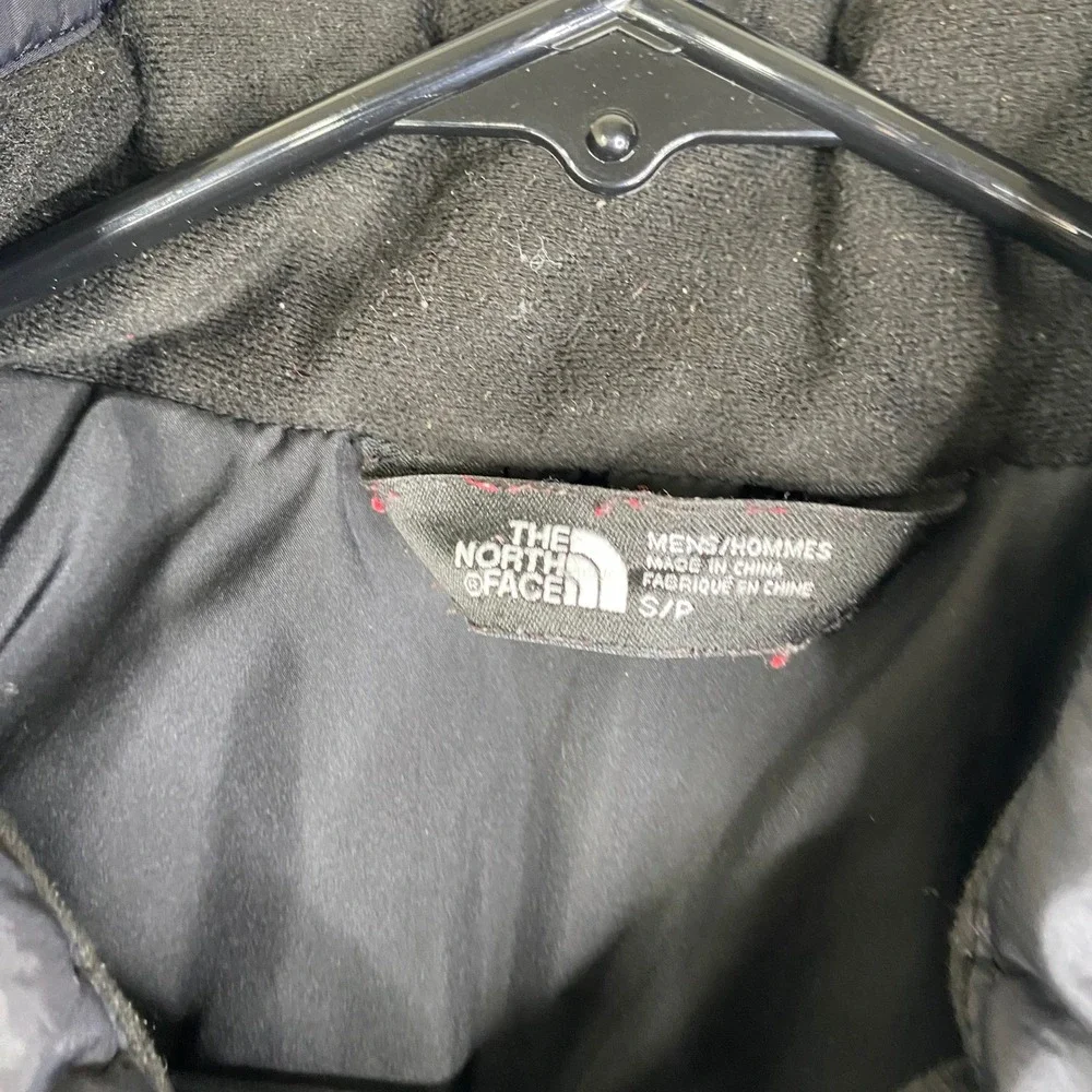 The North Face Mens Black Insulated Puffer Vest NF0A33RK Small Snap Front